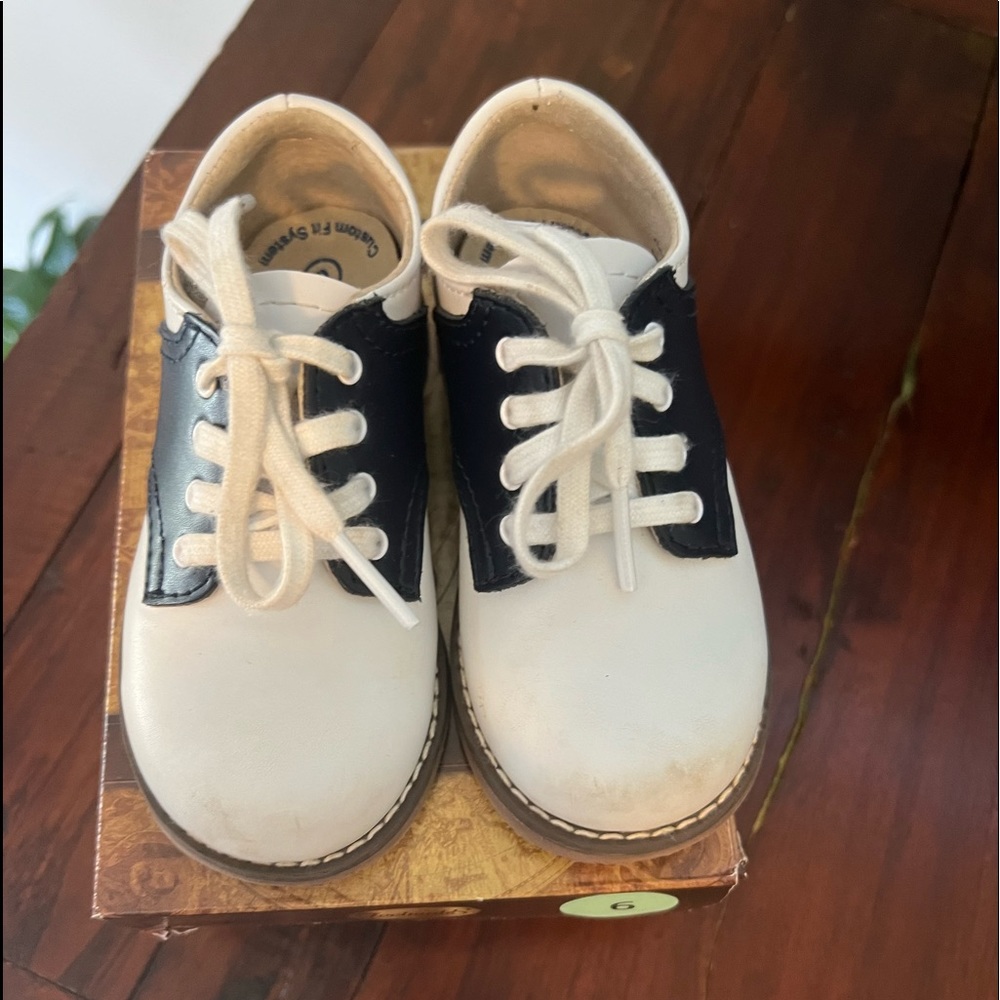 Footmates laceup saddle Oxford-navy/white, size 6 toddler